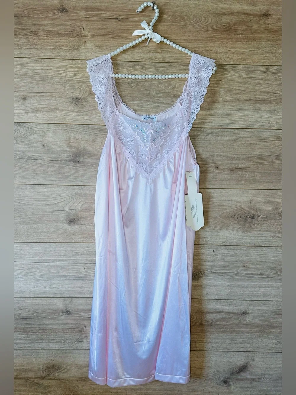 Vintage 70s Vanity Fair Pale Pink Satin Lace-Trim Chemise